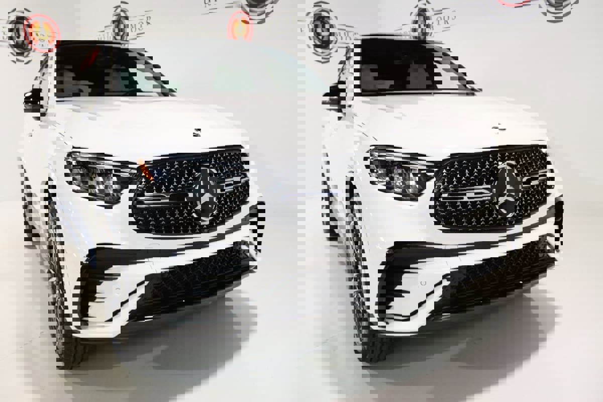 Used 2025 Mercedes-Benz GLC 300 4MATIC Coupe image 26