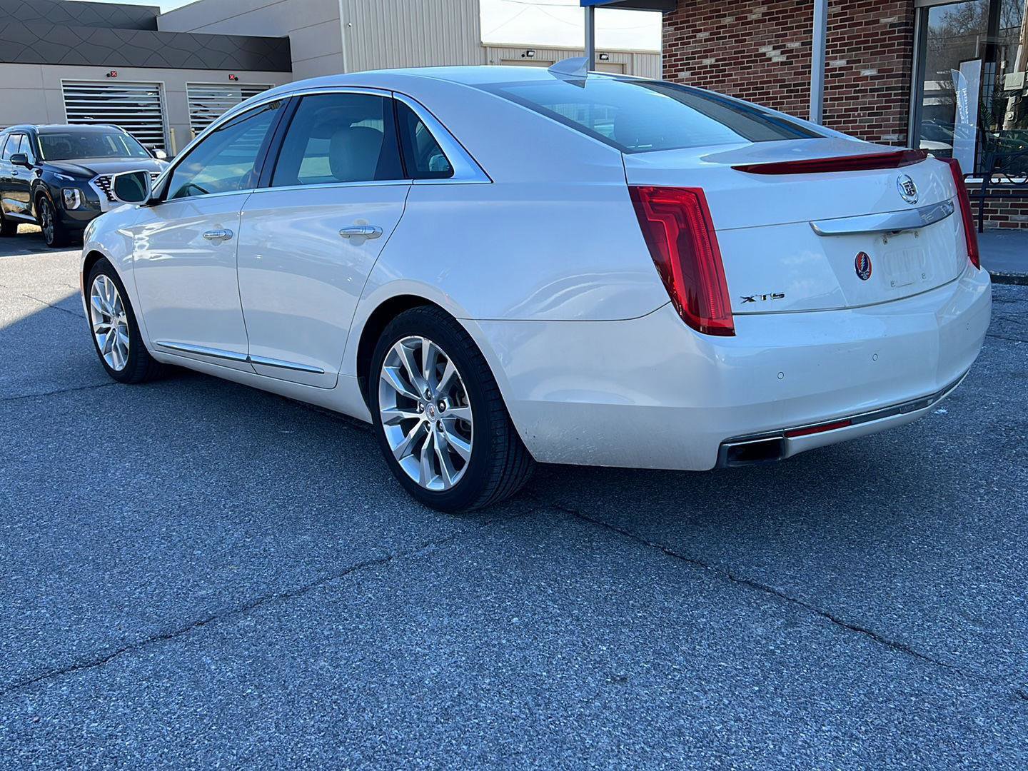 Used 2015 Cadillac XTS Luxury w/ Driver Awareness Package image 3