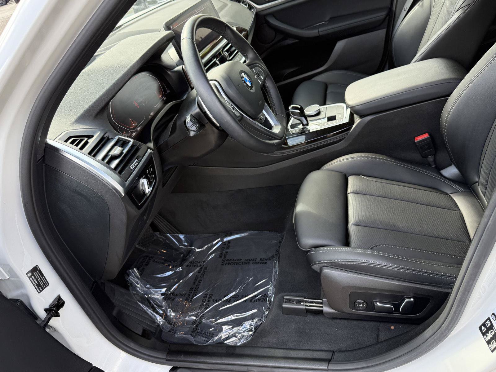 Used 2024 BMW X4 xDrive30i w/ Premium Package AWD/4WD image 12
