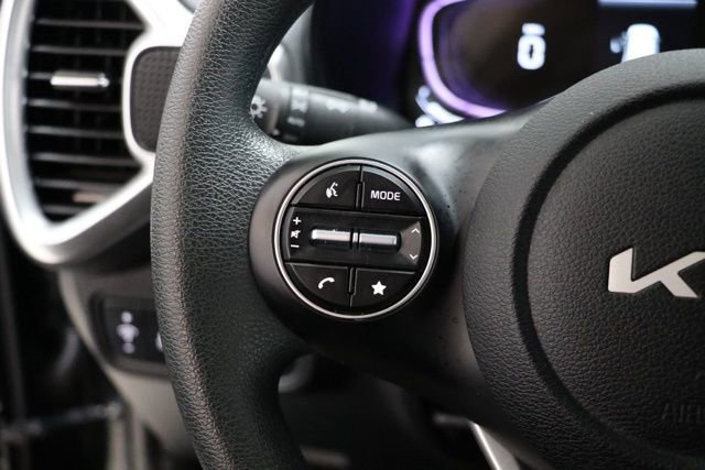 Used 2025 Kia Soul LX FWD image 21