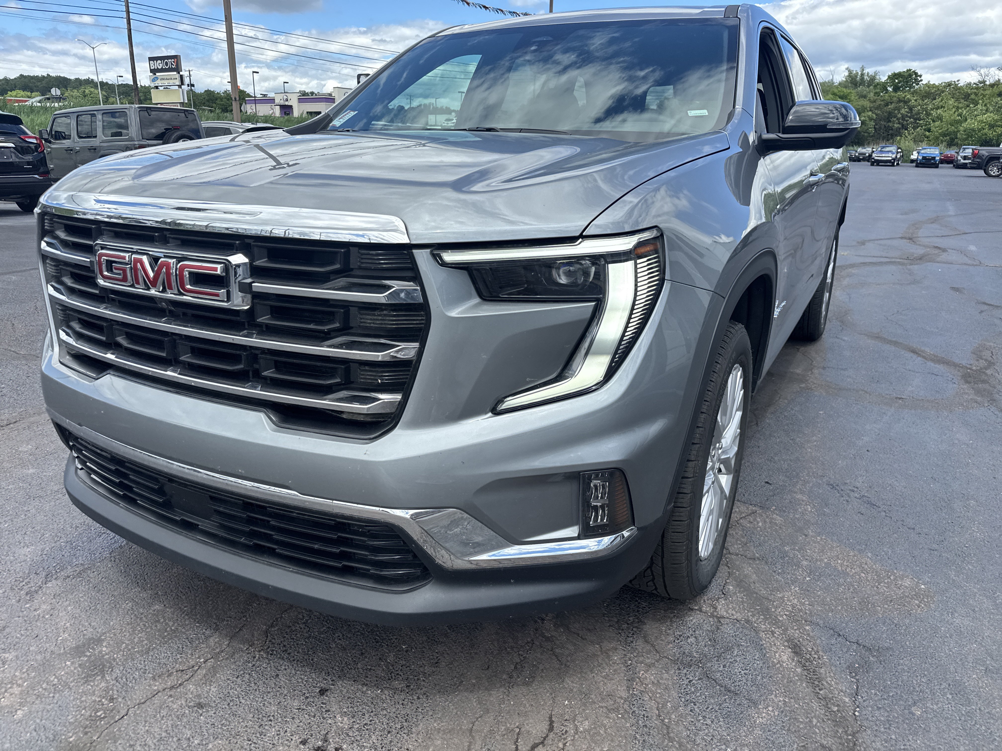 Used 2026 GMC Acadia Elevation w/ Elevation Premium Package AWD/4WD image 10