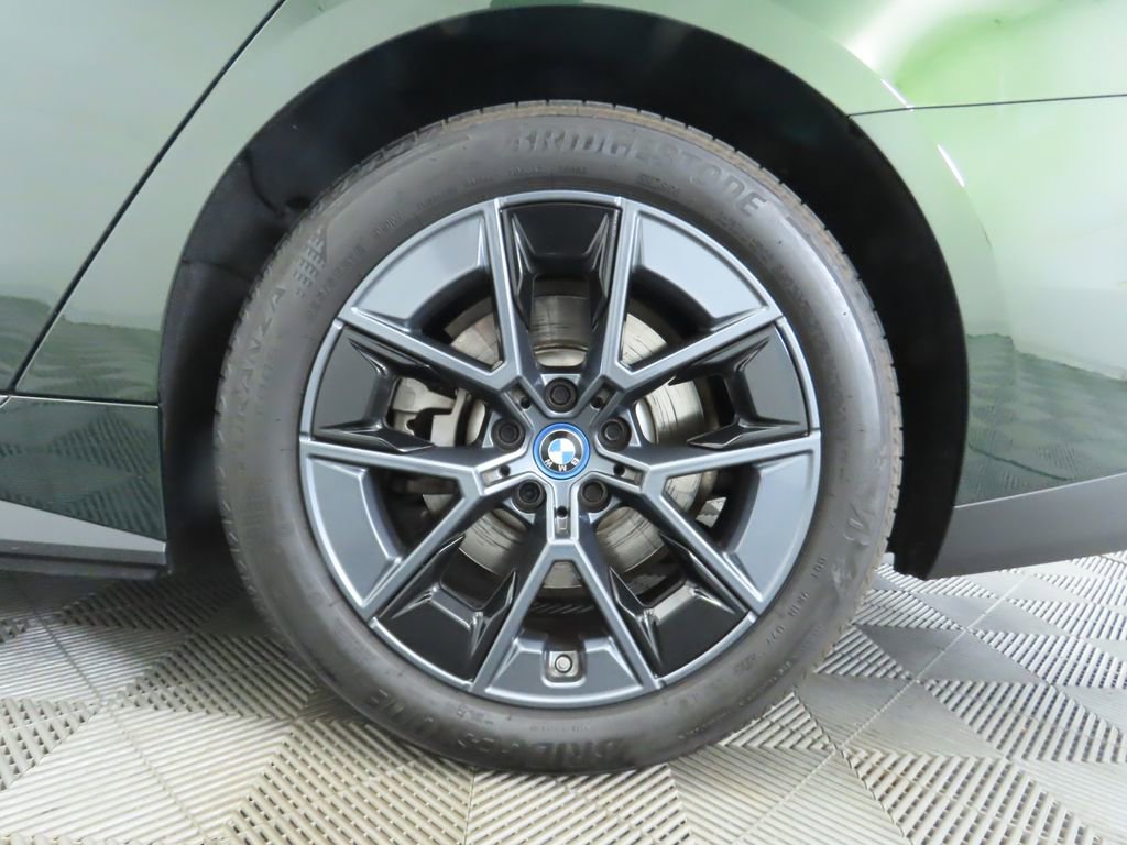 Used 2023 BMW i4 eDrive35 image 32