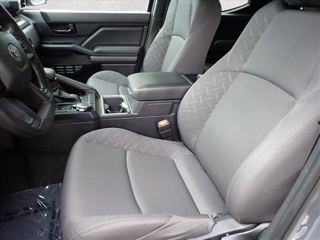Certified 2025 Toyota Tacoma SR5 AWD/4WD image 11