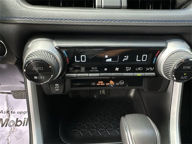 Used 2024 Toyota RAV4 SE image 26