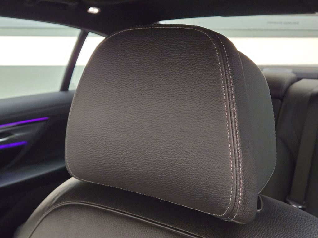 Used 2022 BMW 740i w/ M Sport Package image 32