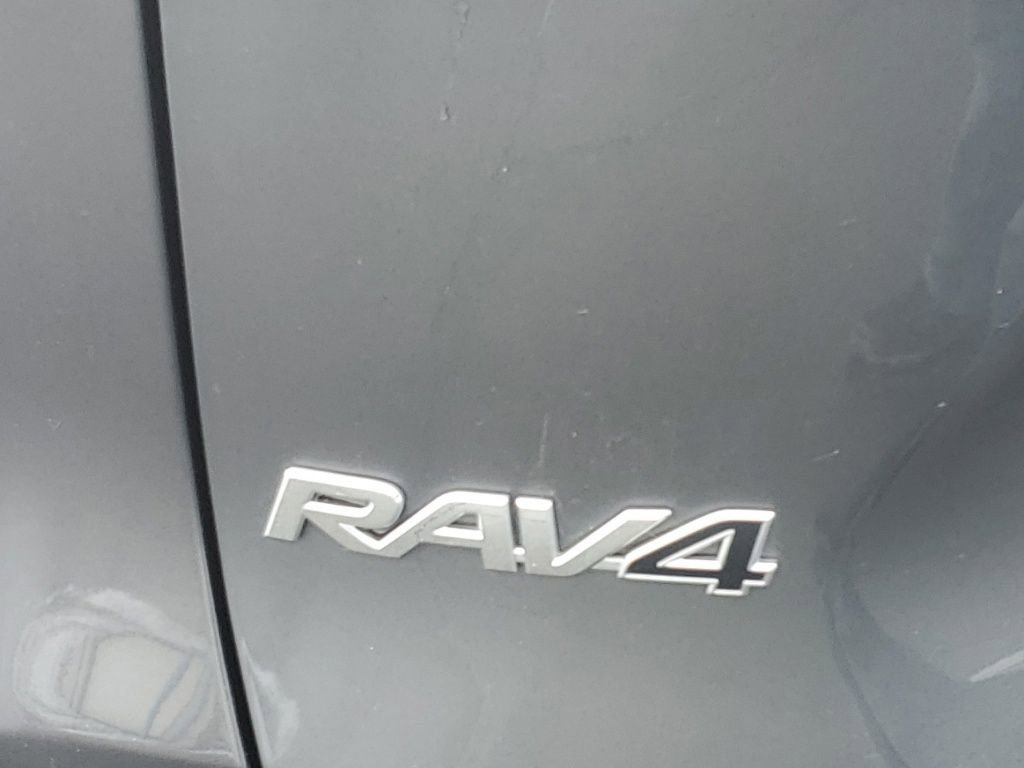 Used 2021 Toyota RAV4 XLE image 8