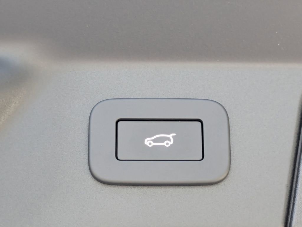 New 2026 Land Rover Range Rover Velar Dynamic SE image 13