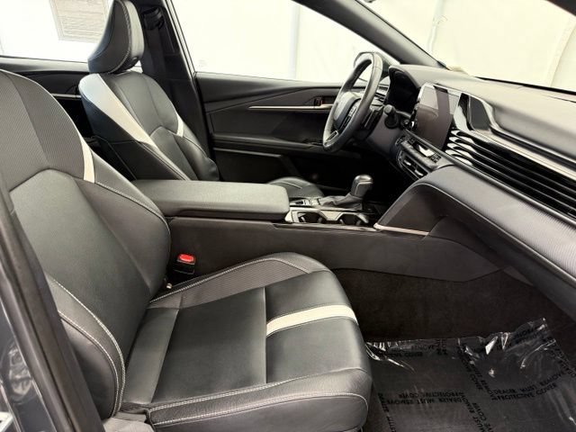 Used 2025 Toyota Camry SE AWD/4WD image 19