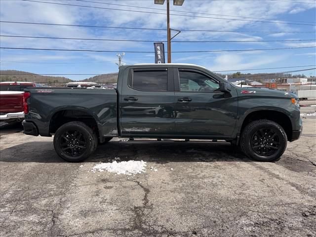 Used 2025 Chevrolet Silverado 1500 LT Trail Boss w/ Convenience Package II image 3