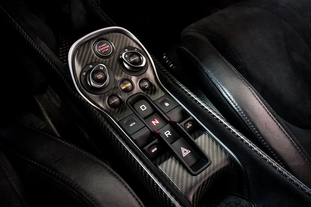 Used 2020 McLaren 600LT Spider image 37