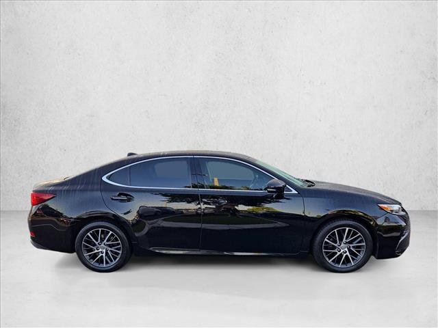 Used 2016 Lexus ES 350 w/ Premium Package w/Wood Trim FWD image 4