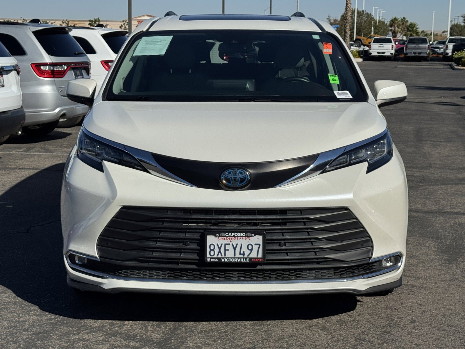 Used 2021 Toyota Sienna XLE w/ XLE Plus Package AWD/4WD image 2