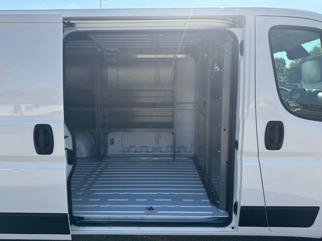 Used 2025 RAM ProMaster 2500 w/ Convenience Group image 13