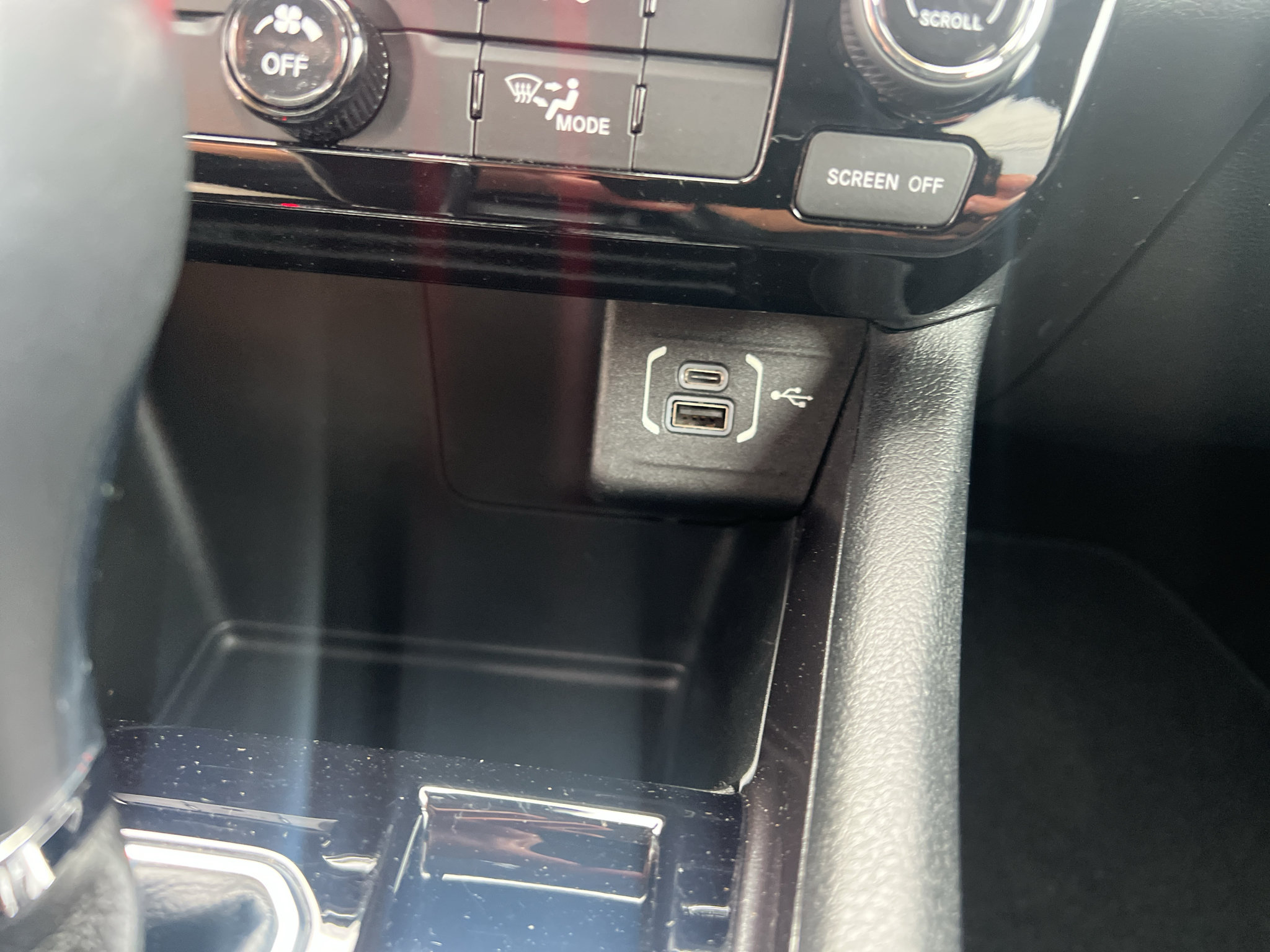 Used 2022 Jeep Compass Latitude FWD image 34