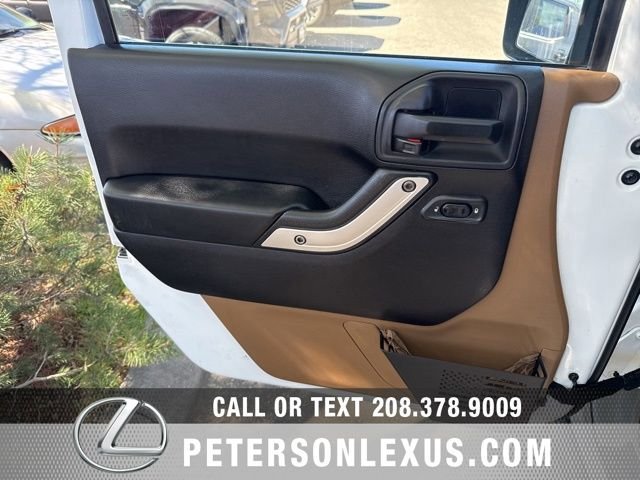 Used 2015 Jeep Wrangler Unlimited Rubicon image 20