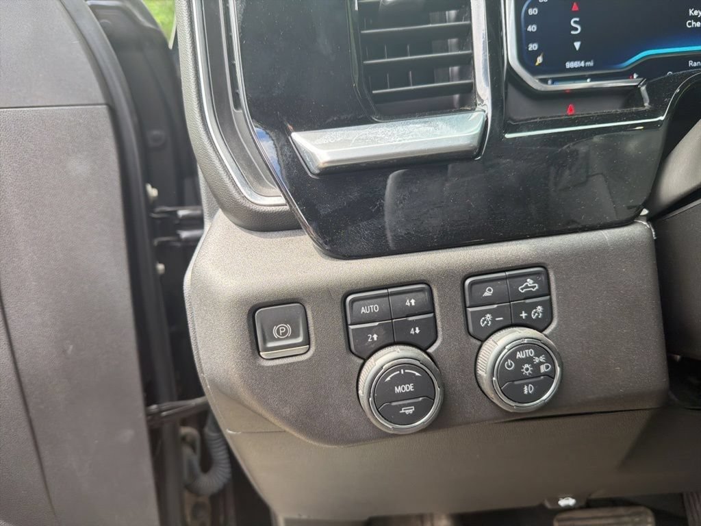 Used 2022 Chevrolet Silverado 1500 High Country w/ High Country Premium Package AWD/4WD image 18