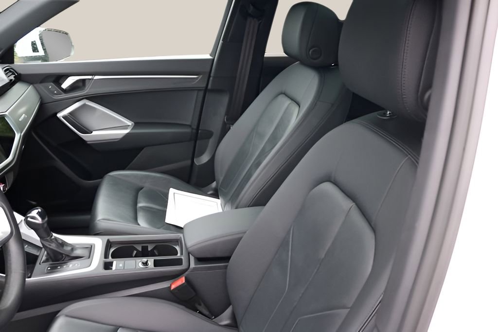 Used 2025 Audi Q3 2.0T Premium image 12