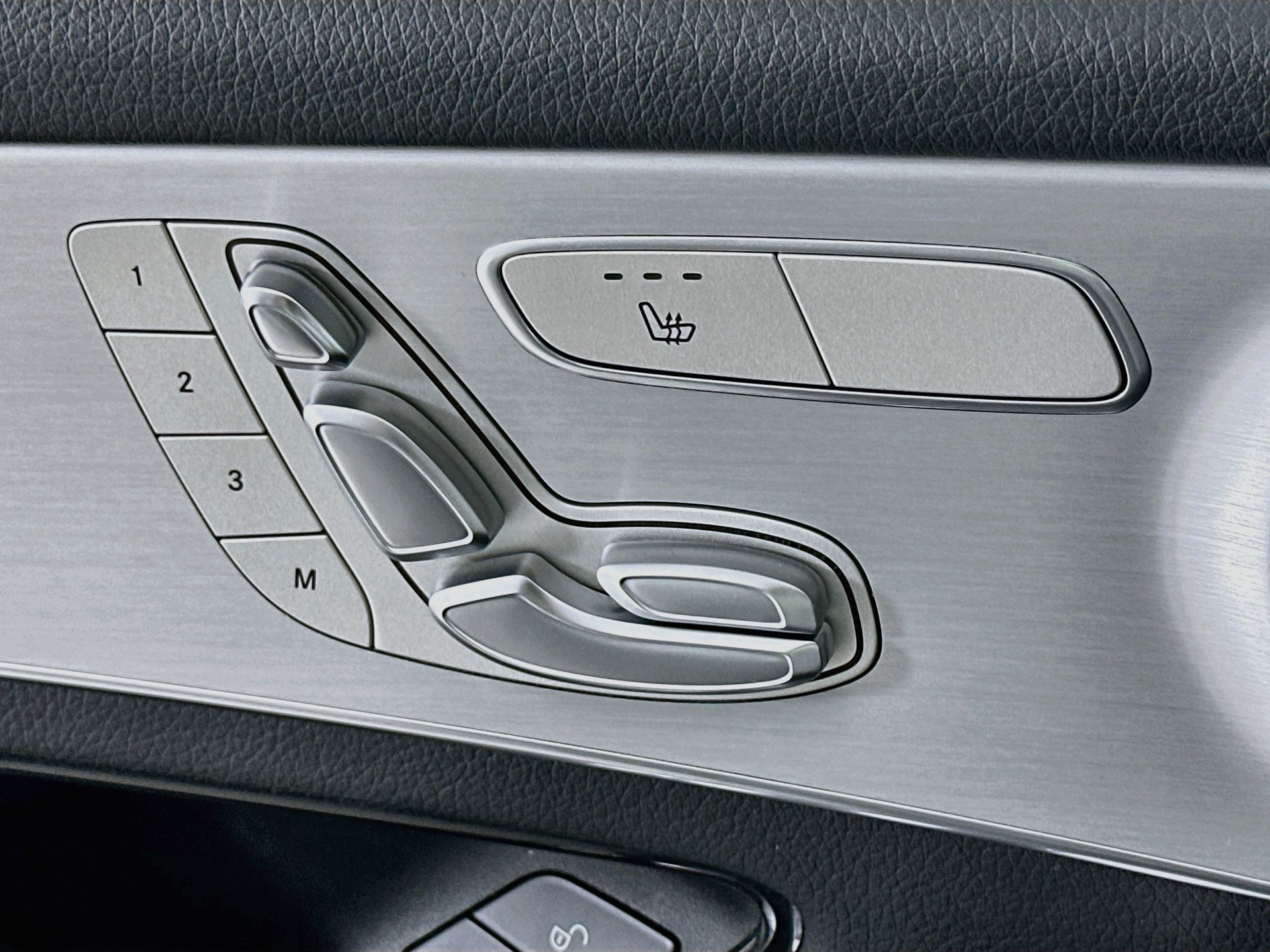 Certified 2022 Mercedes-Benz GLC 300 image 21