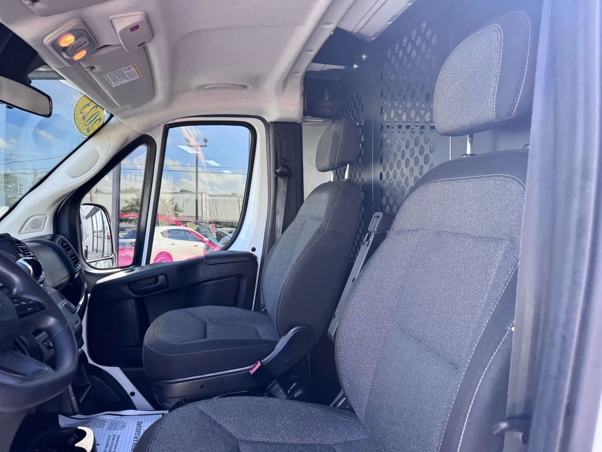 Used 2023 RAM ProMaster 2500 image 10