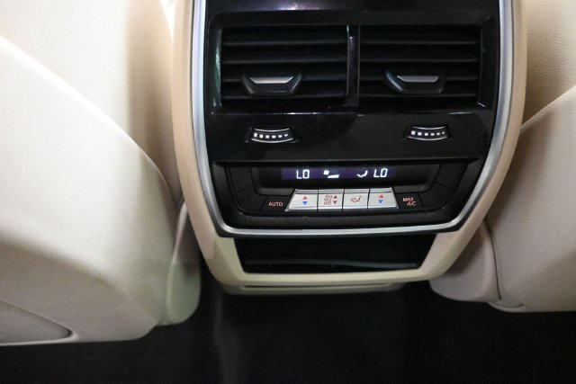 Used 2021 BMW X6 sDrive40i RWD image 16