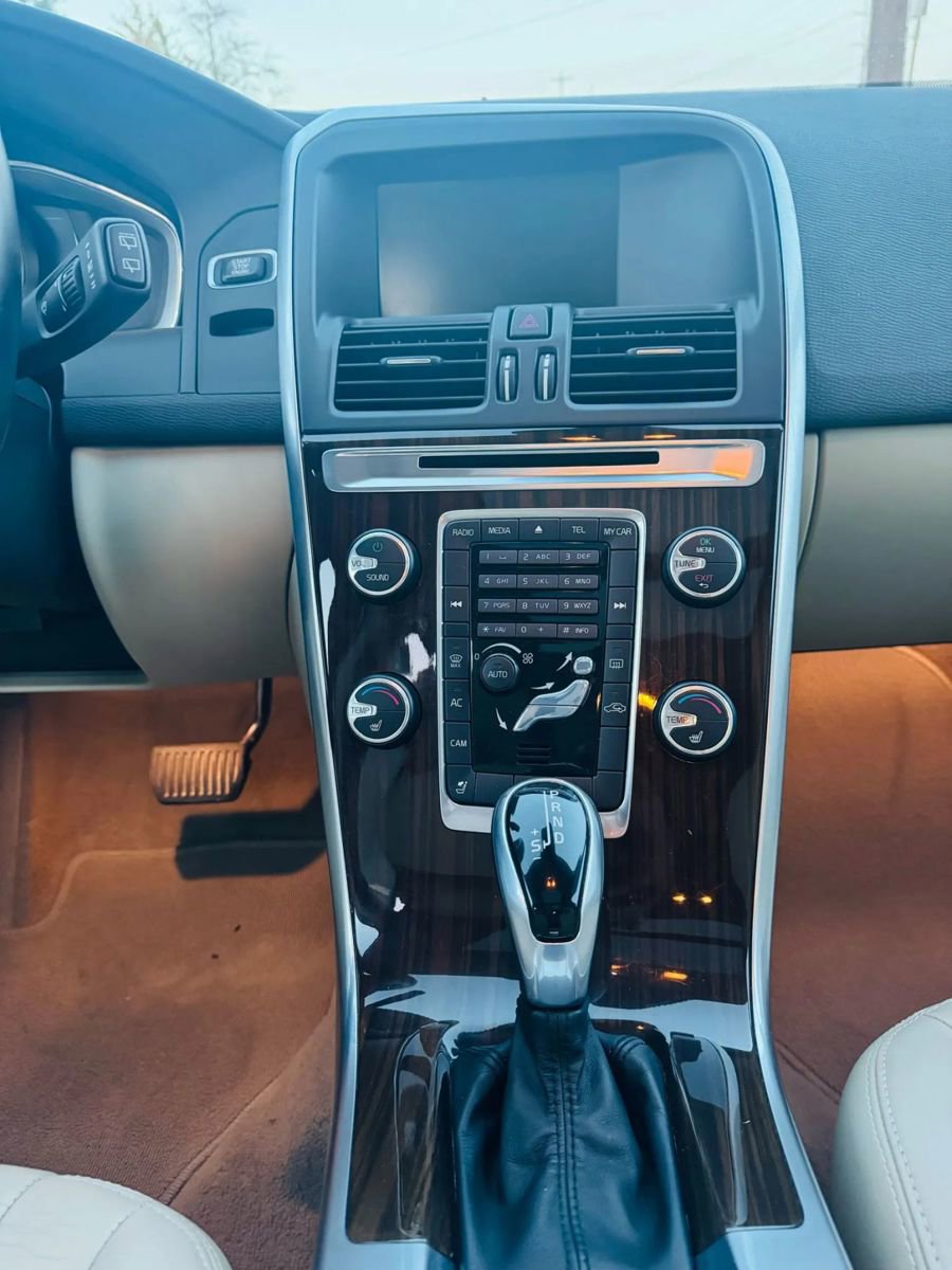 Used 2015 Volvo XC60 3.2 Premier Plus image 7