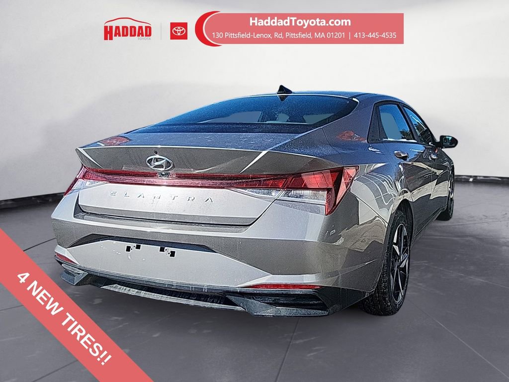 Used 2023 Hyundai Elantra SEL w/ Convenience Package image 5