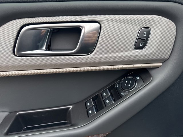 New 2026 Ford Explorer Active w/ Active Comfort Package image 20