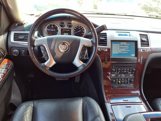 Used 2012 Cadillac Escalade EXT Luxury AWD/4WD image 9