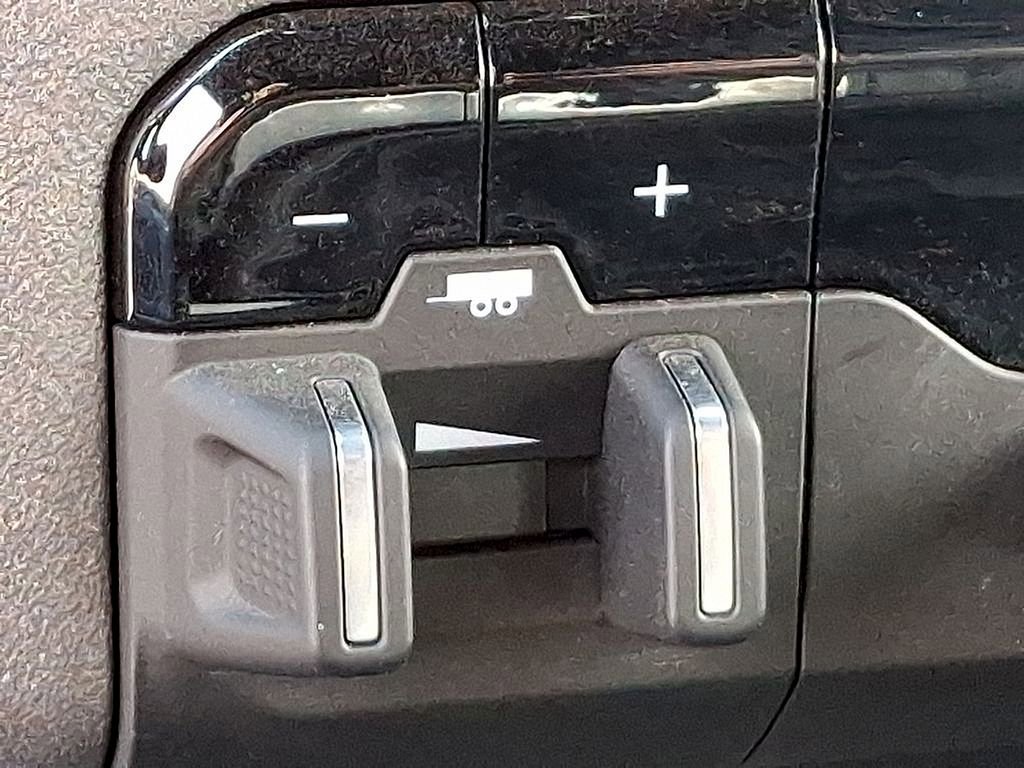 Used 2022 RAM 2500 Tradesman w/ Chrome Appearance Group AWD/4WD image 26