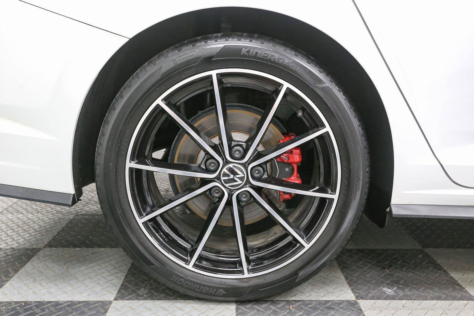Certified 2025 Volkswagen Jetta GLI Autobahn FWD image 18