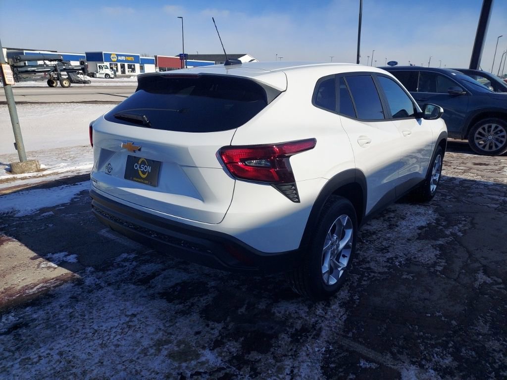 New 2026 Chevrolet Trax LS w/ LS Convenience Package image 5