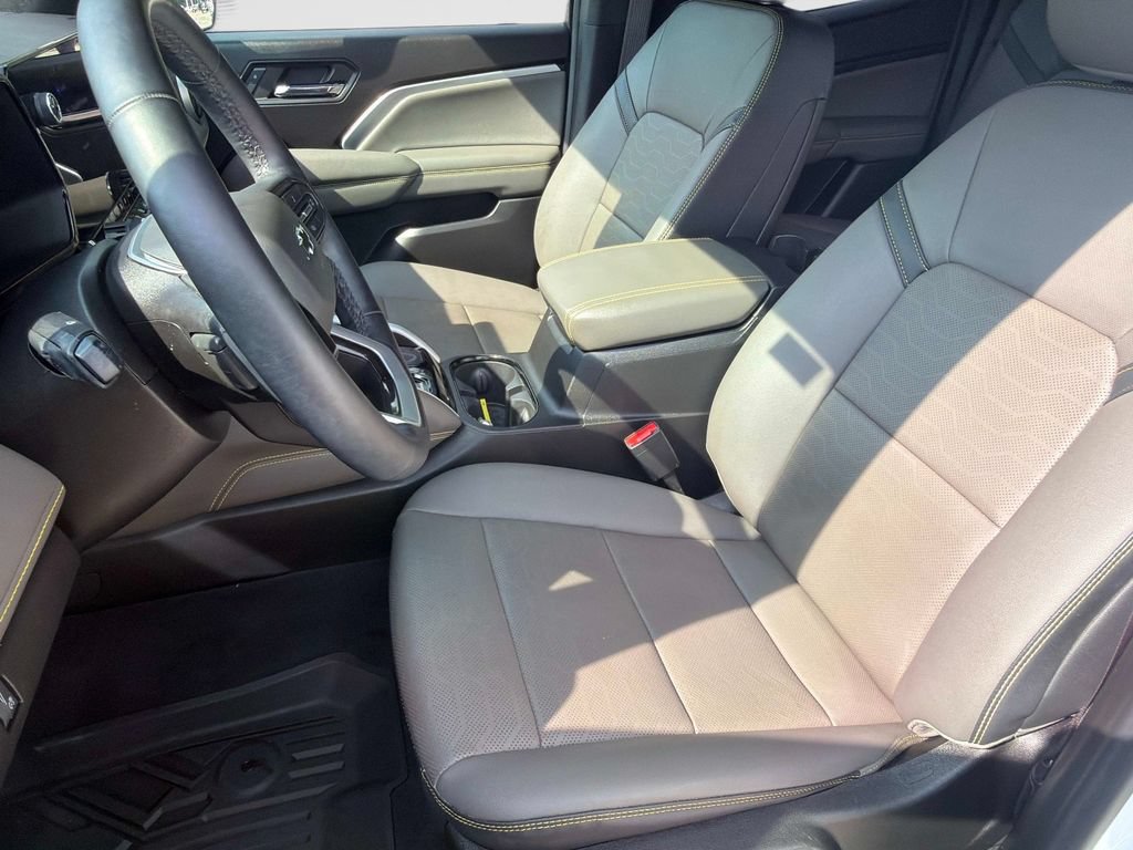 Used 2024 Chevrolet Colorado ZR2 w/ ZR2 Convenience Package III AWD/4WD image 21