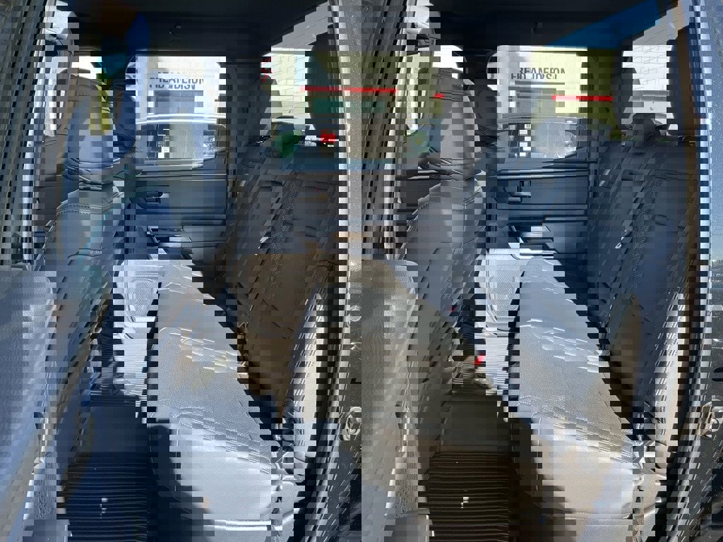 Used 2025 Toyota Tundra Limited image 13