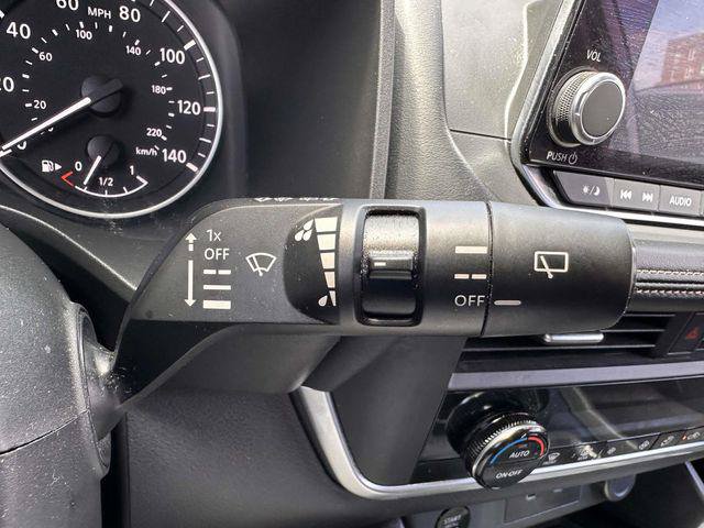 Used 2024 Nissan Rogue SV AWD/4WD image 28