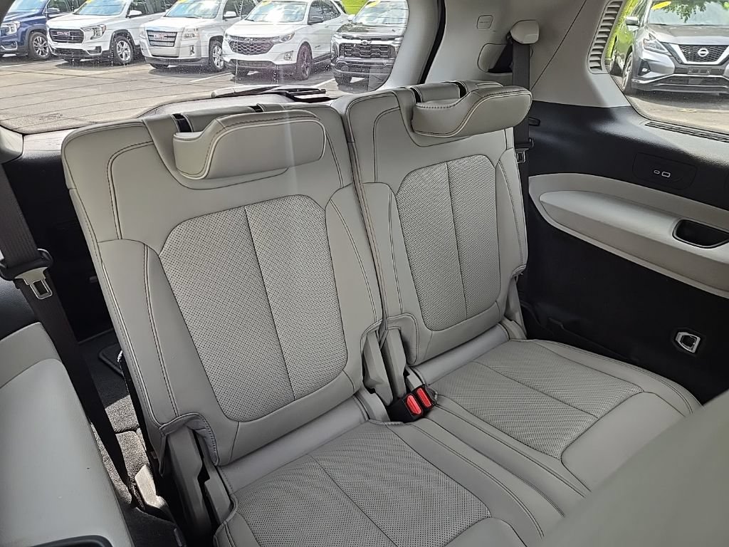 Used 2021 Jeep Grand Cherokee L Overland w/ Luxury Tech Group IV AWD/4WD image 38