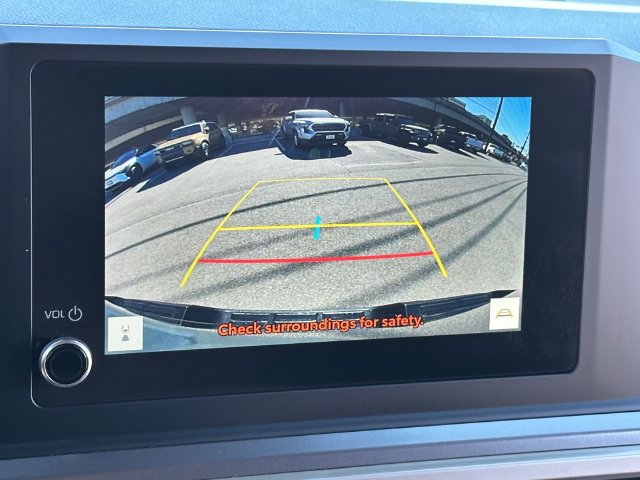 Certified 2025 Toyota Tacoma SR5 AWD/4WD image 16