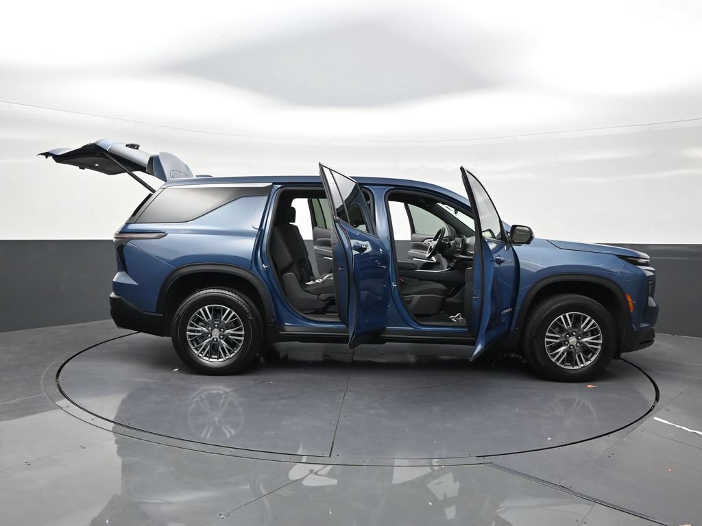 Used 2024 Chevrolet Traverse LS FWD image 30