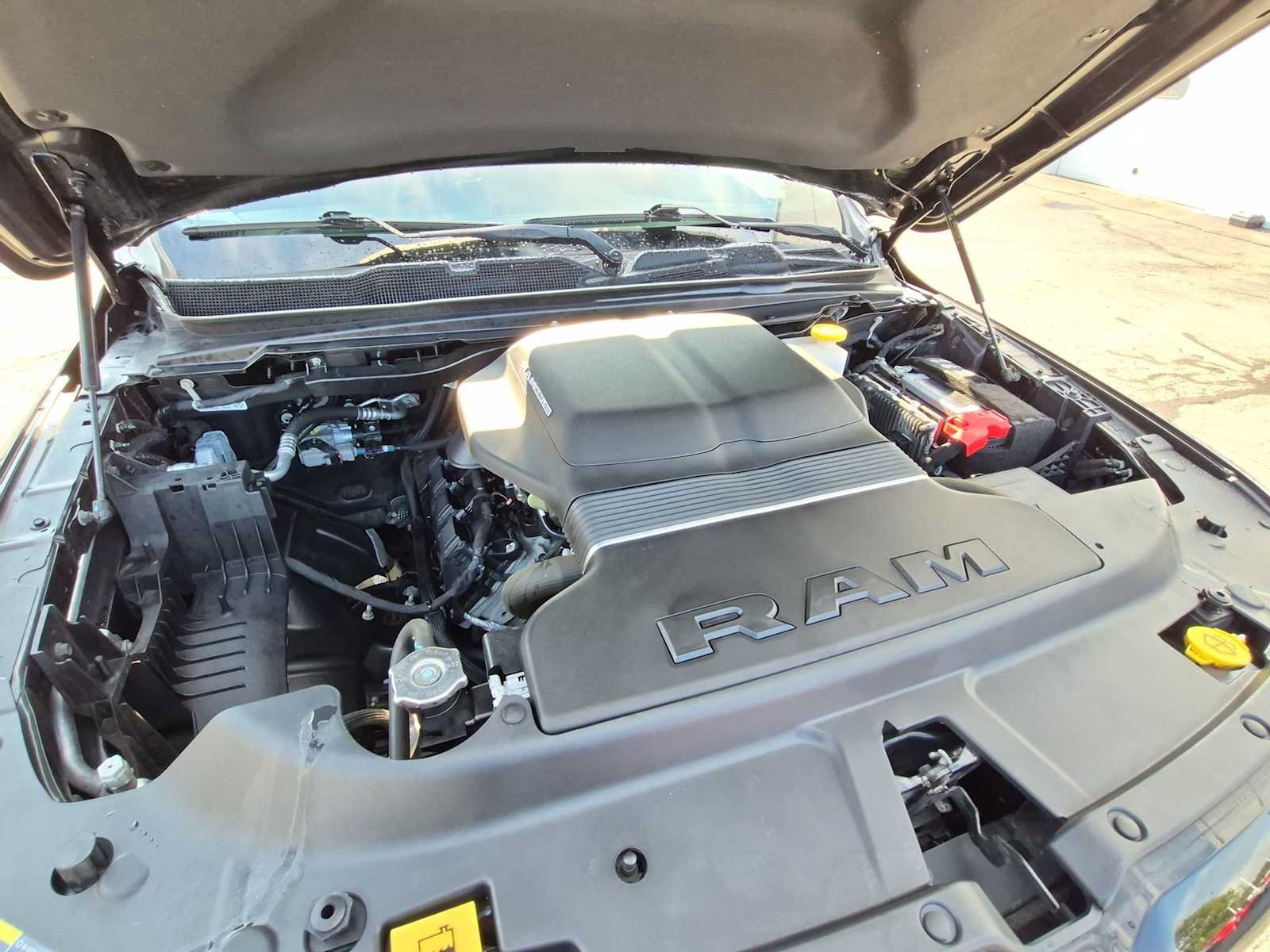 Used 2022 RAM 1500 Laramie AWD/4WD image 33