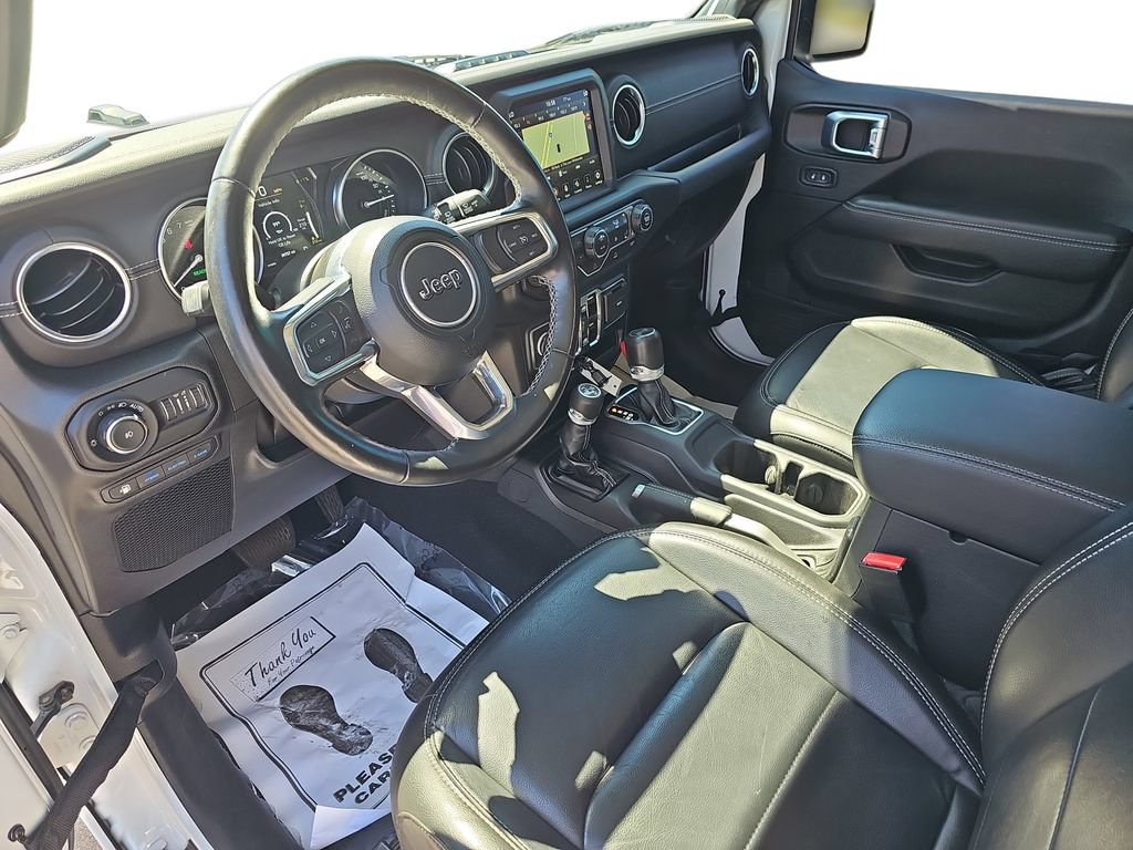 Used 2022 Jeep Wrangler Unlimited Sahara w/ Cold Weather Group AWD/4WD image 16