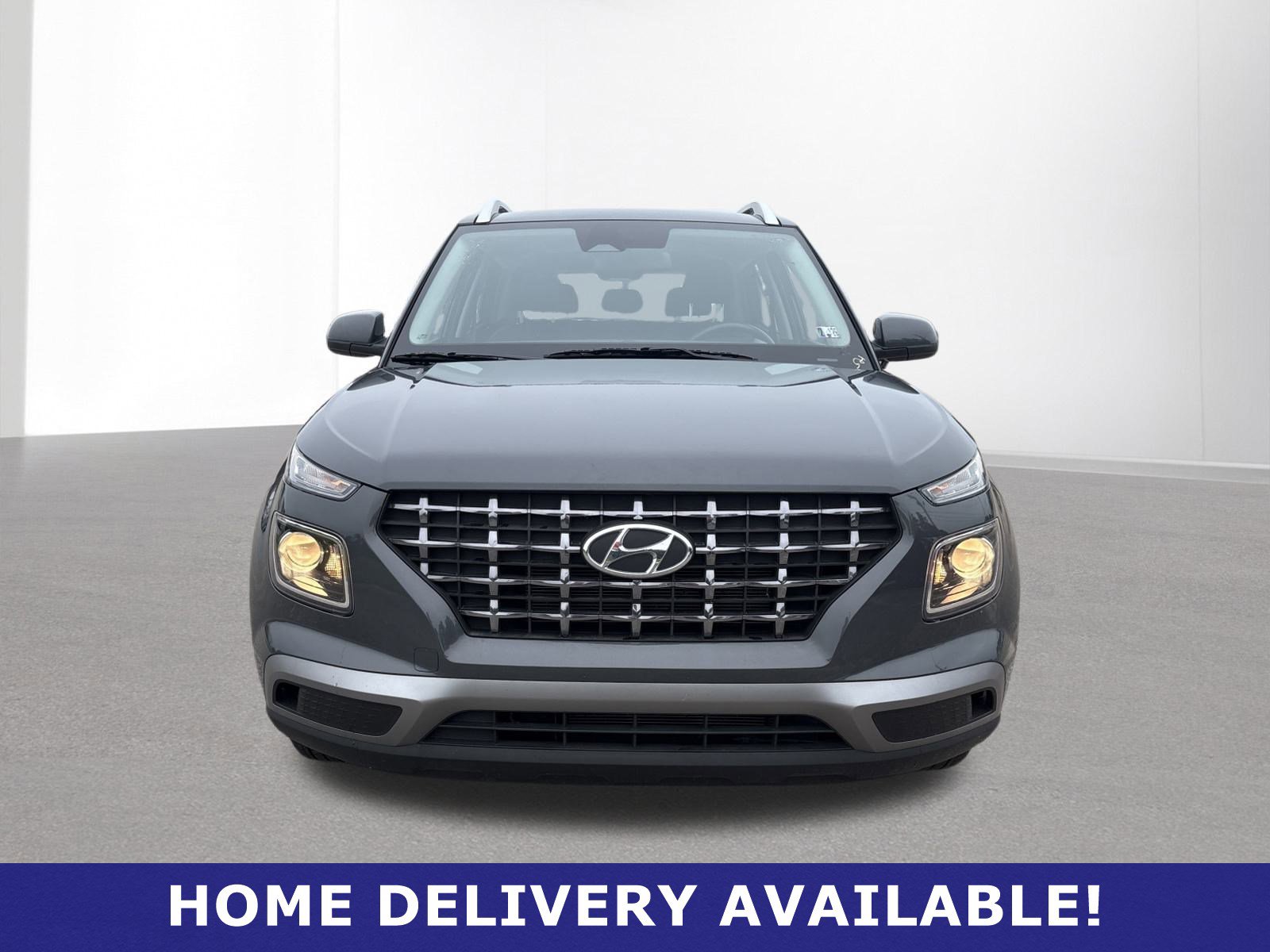 Used 2025 Hyundai Venue SEL image 2