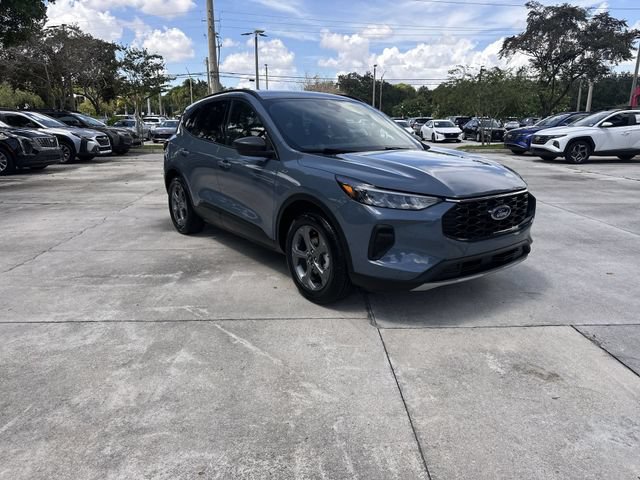 Used 2025 Ford Escape ST-Line FWD image 16