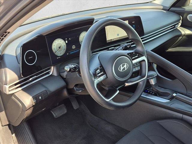 Used 2024 Hyundai Elantra SEL FWD image 10