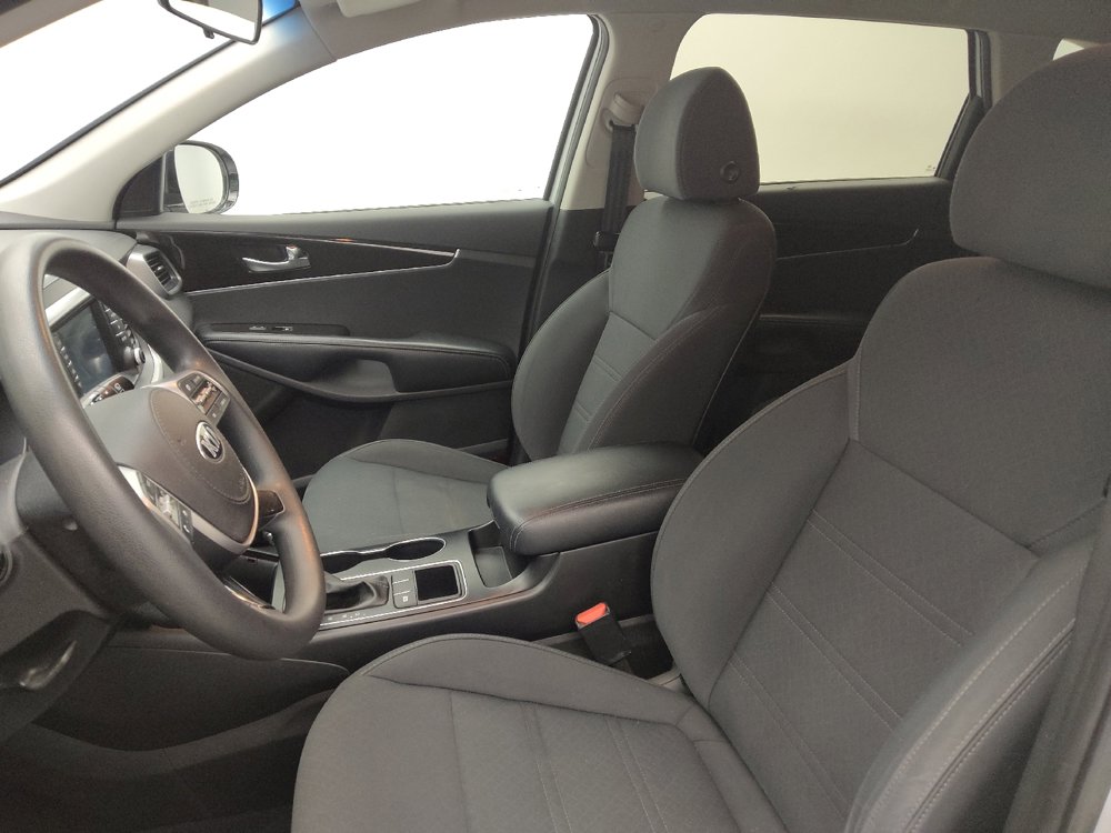 Used 2020 Kia Sorento LX image 17
