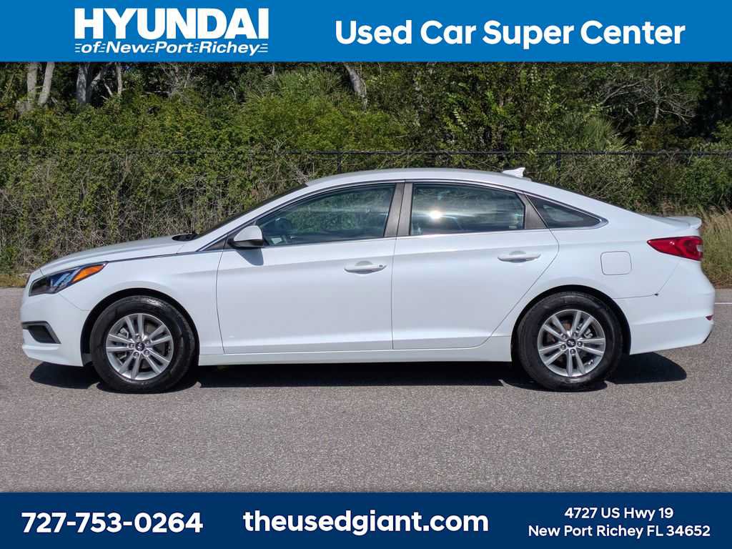 Used 2017 Hyundai Sonata SE FWD image 2