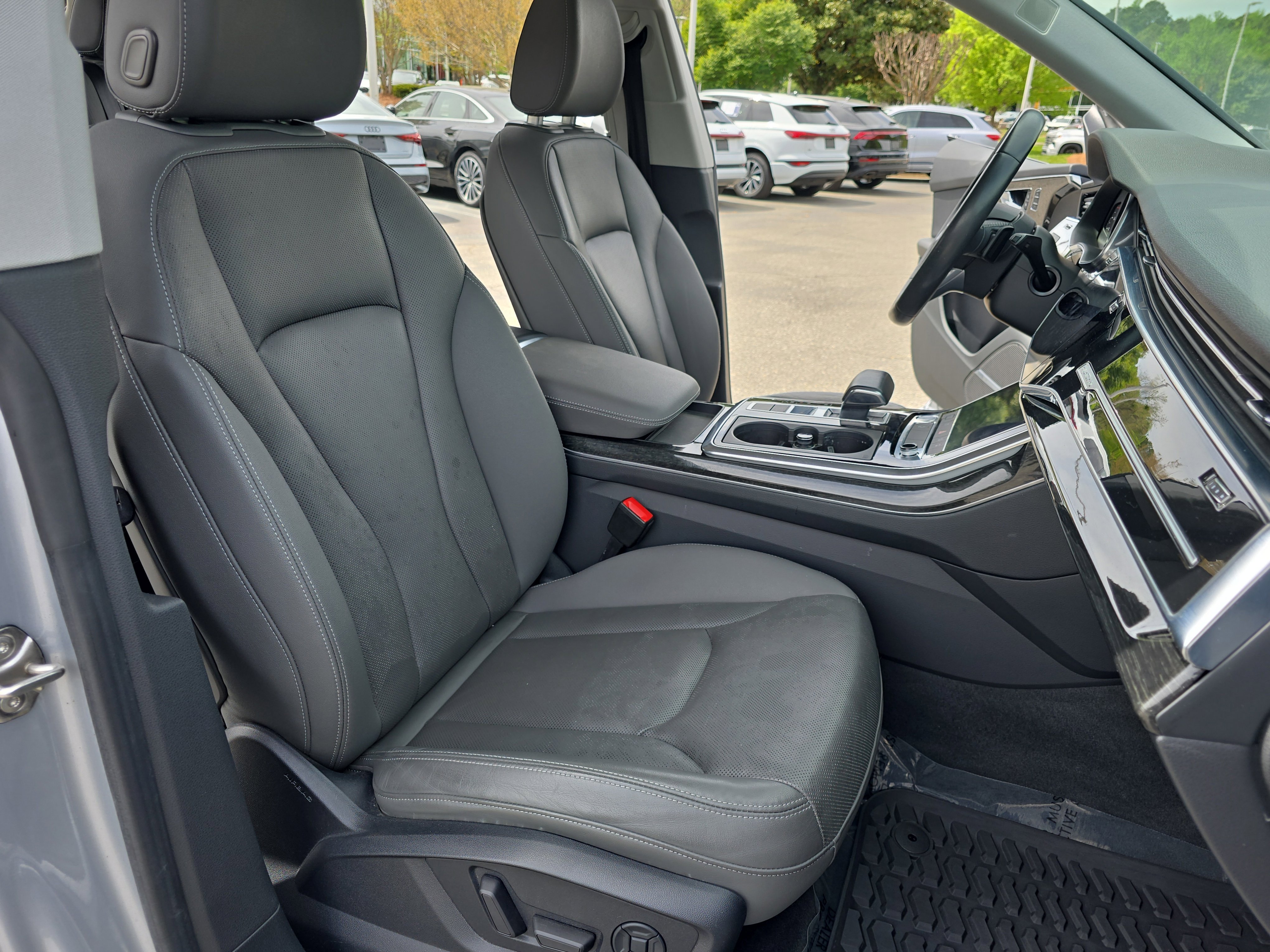 Used 2019 Audi Q8 Premium Plus image 10