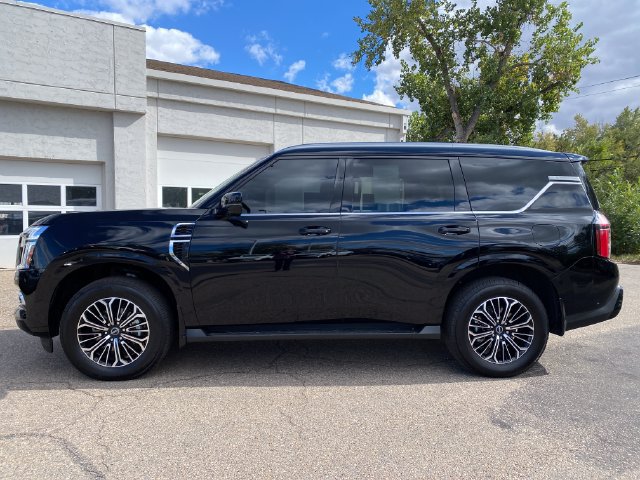 Used 2026 Nissan Armada Platinum AWD/4WD image 2