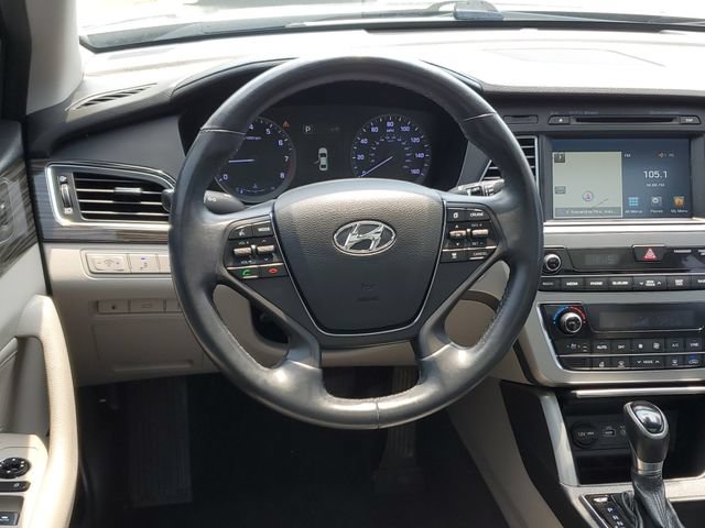 Used 2015 Hyundai Sonata Limited w/ Option Group 06 FWD image 12