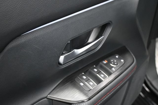 Used 2025 Nissan Kicks SR FWD image 22