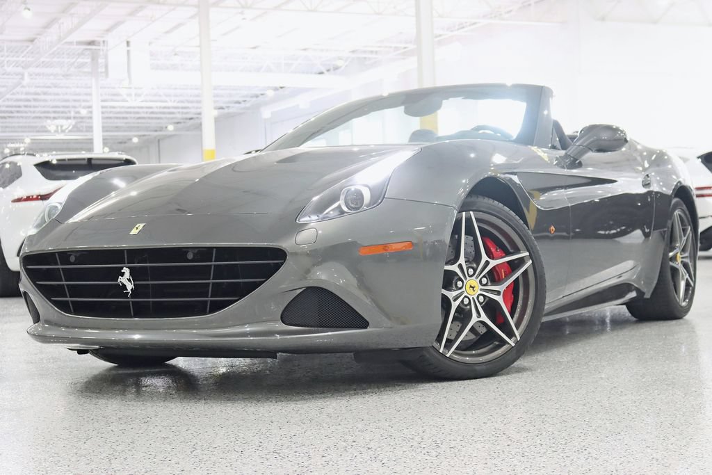 Used 2016 Ferrari California T RWD image 8