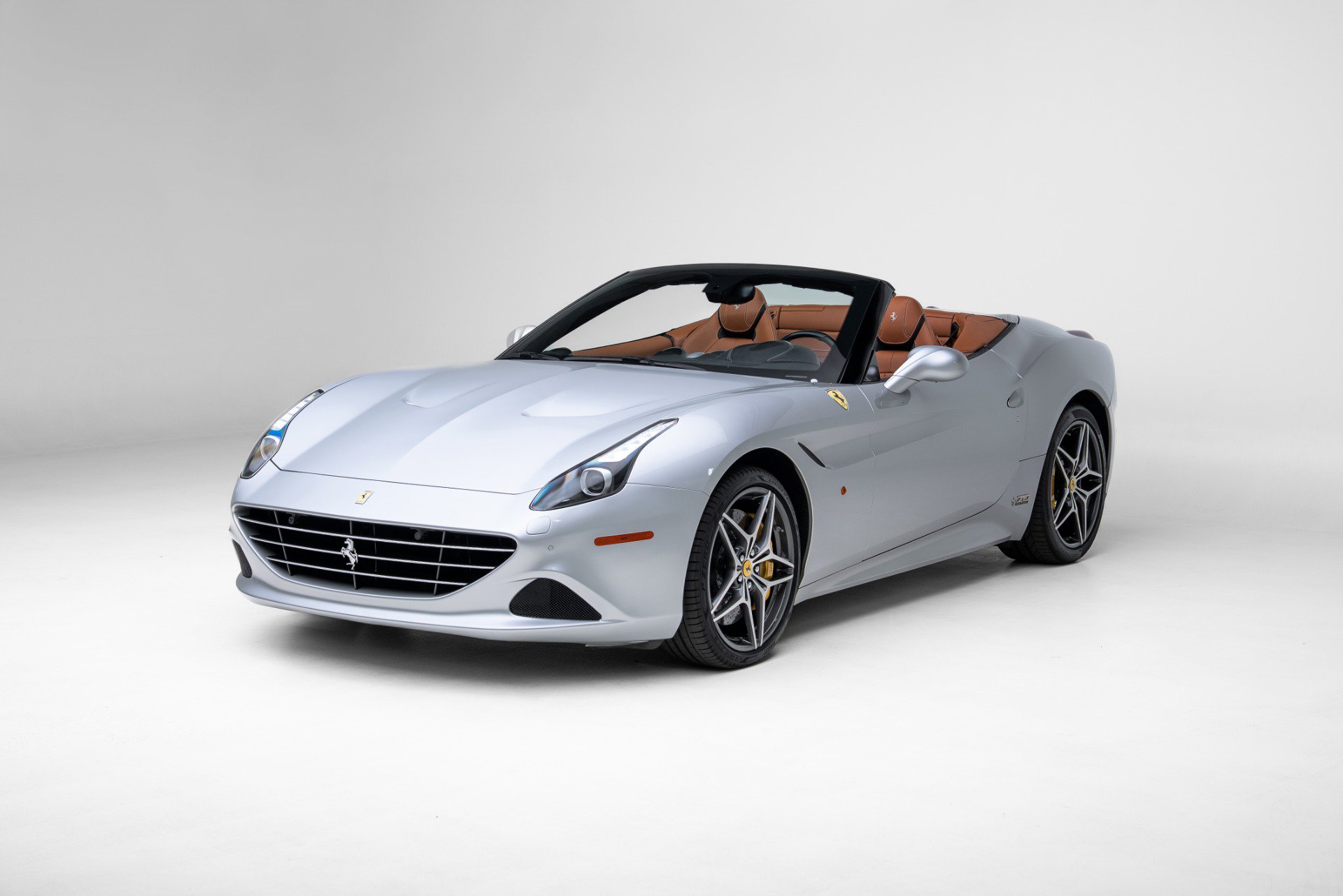 Used 2016 Ferrari California T image 30